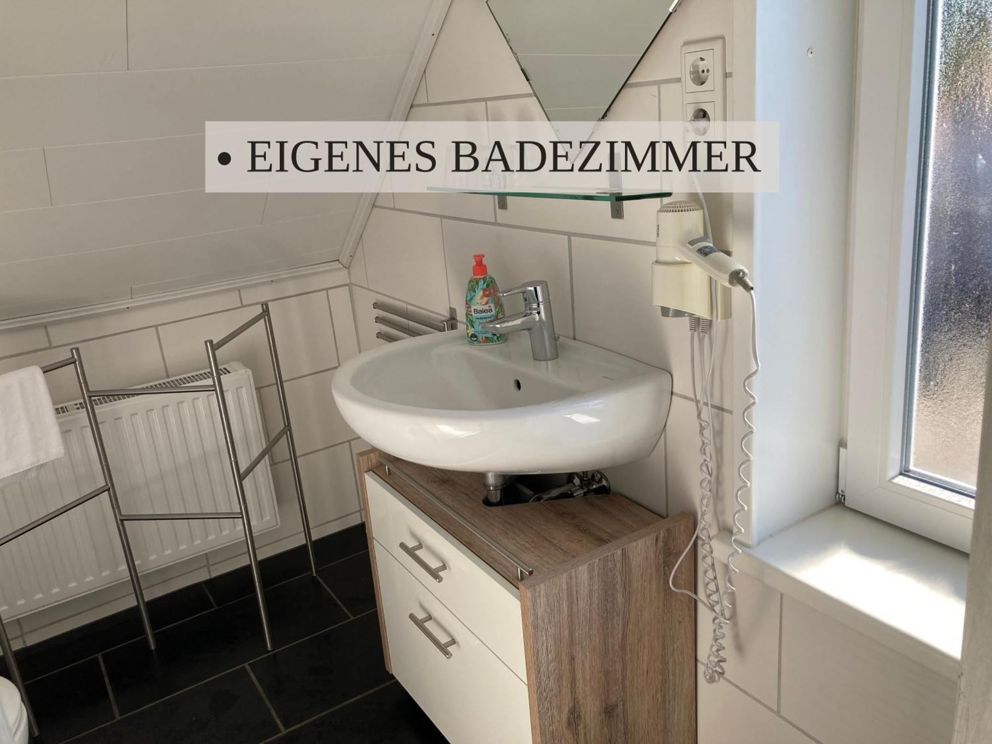 Haus Krabbe, Apartment 10, Naehe Bremerhaven, Fuer 1-2 Personen, 2 Schlafzimmer, Einzelbetten, Zweite Etage, Zentral Gelegen, Bis Zu 2 Hunden Kostenfrei Willkommen Wremen Εξωτερικό φωτογραφία